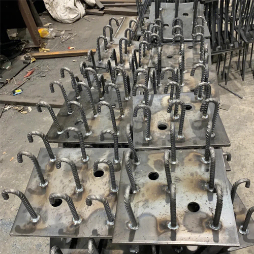 图纸中如何确定梧州预埋件的位置？